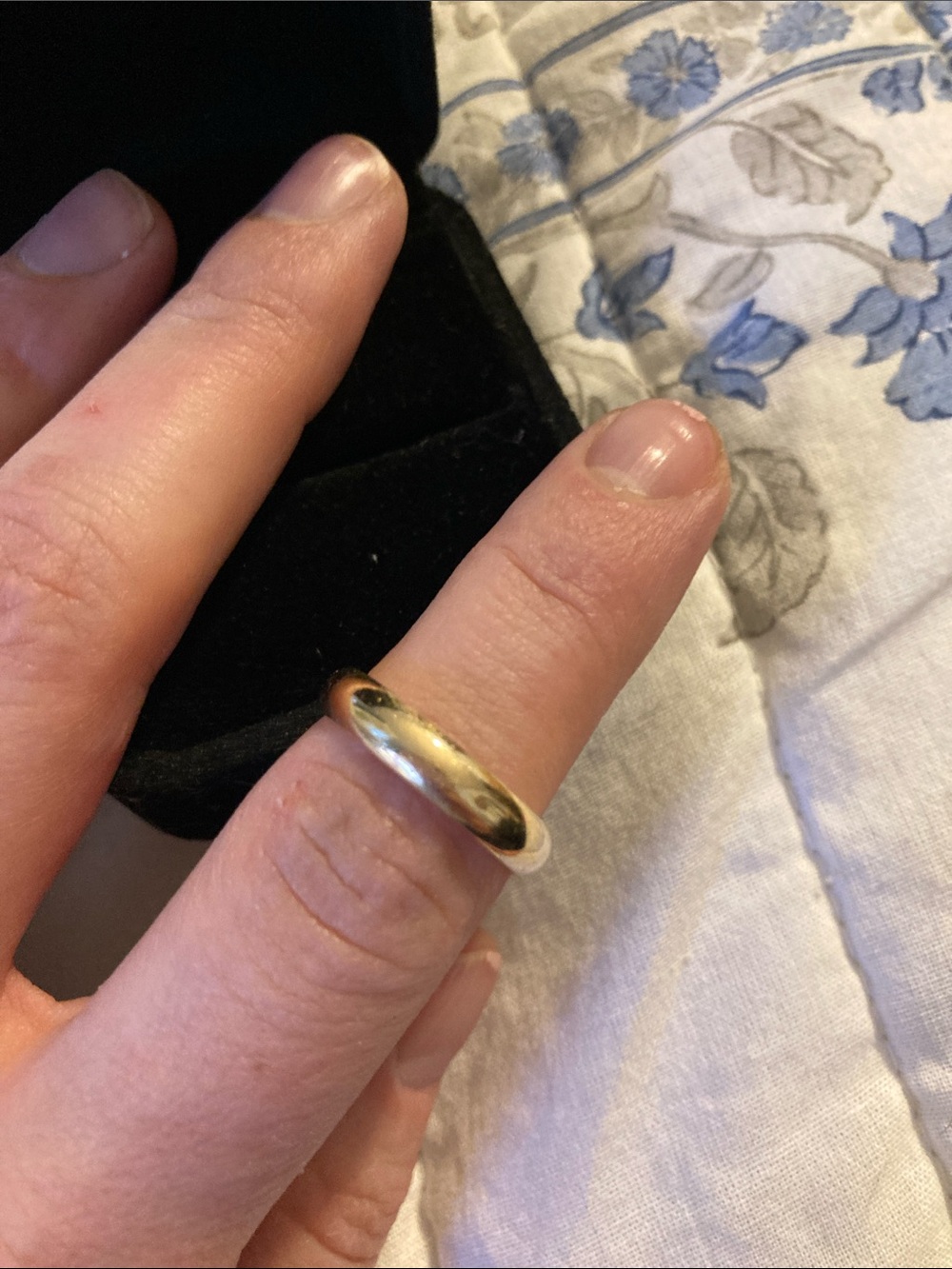 JR Wood 1960’s vintage 14k gold wedding band